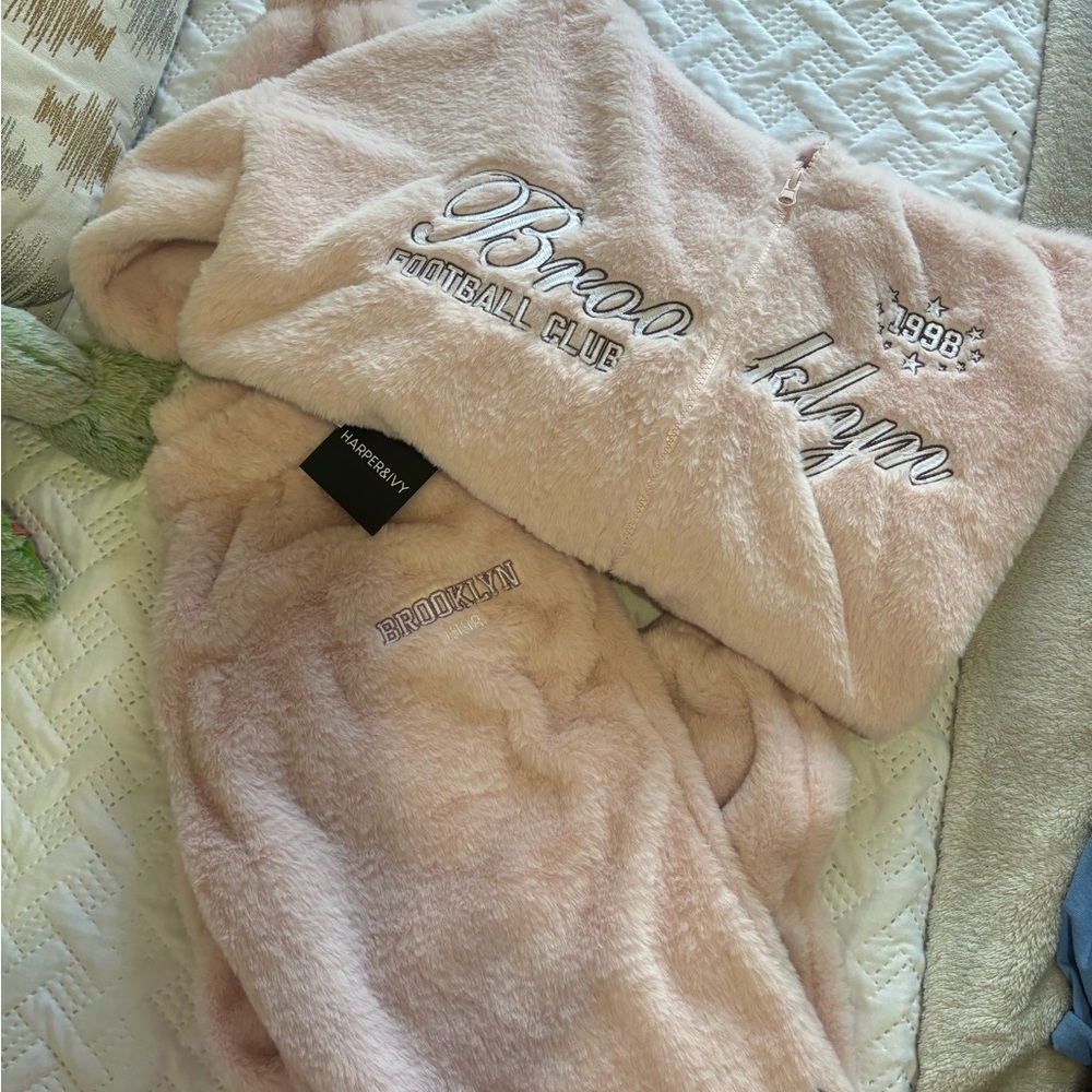 baby pink fuzzy sweatset
